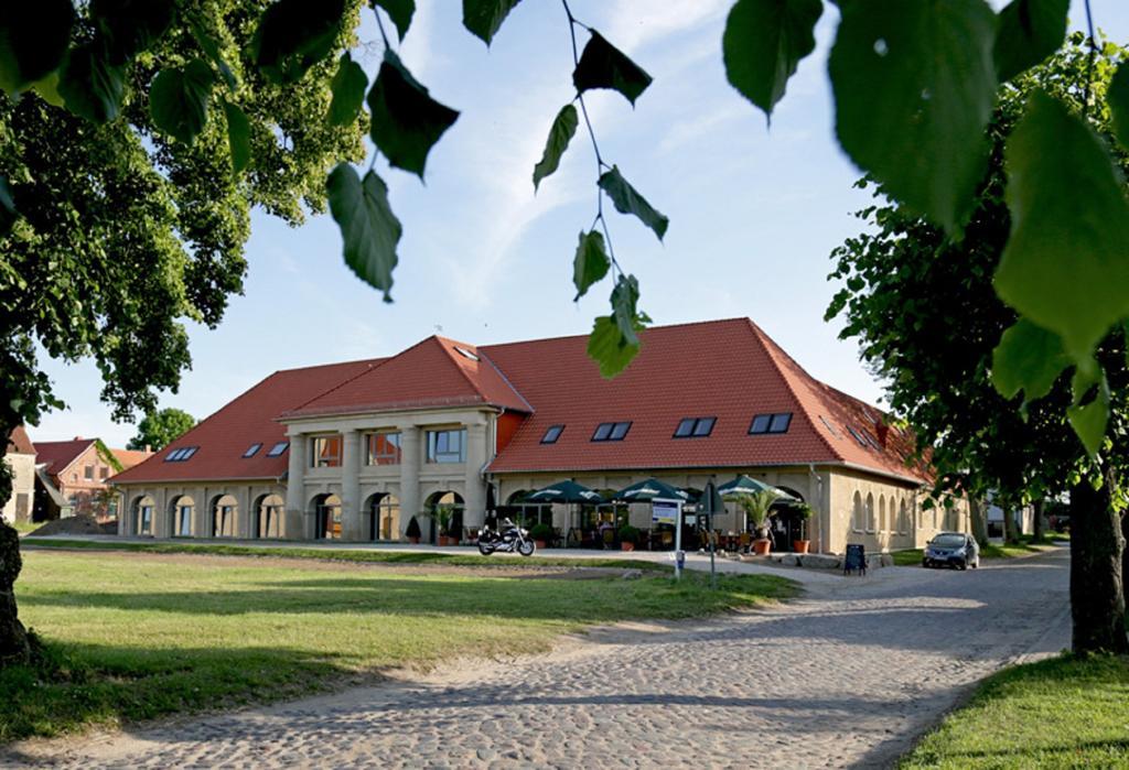 Remise & Westfluegel Schloss Stolpe Stolpe auf Usedom Exterior photo